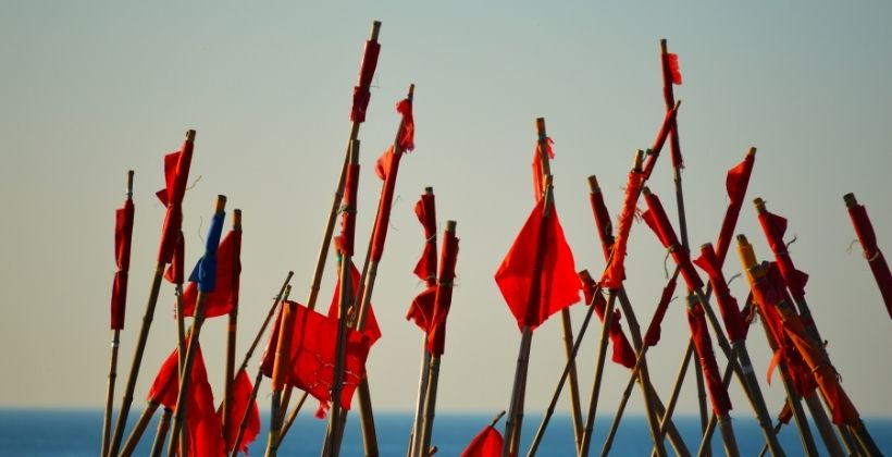 Red Flags from fake friends to be aware of
